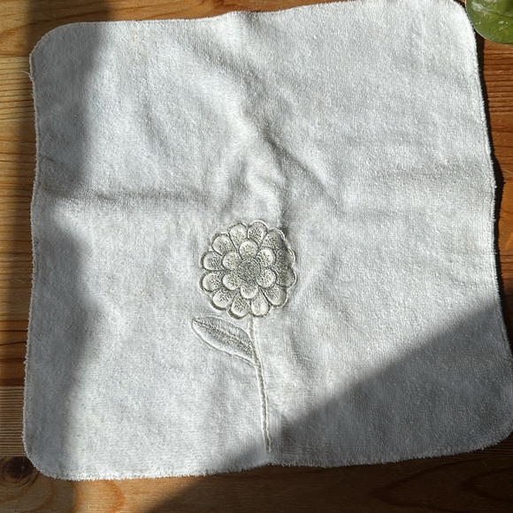 Vintage Floral Towel Set - Picture 5 of 11